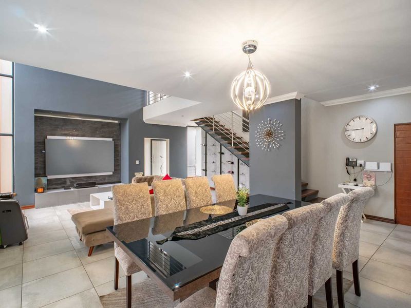 Family Home for Sale in Midstream Ridge Estate - Photo 9