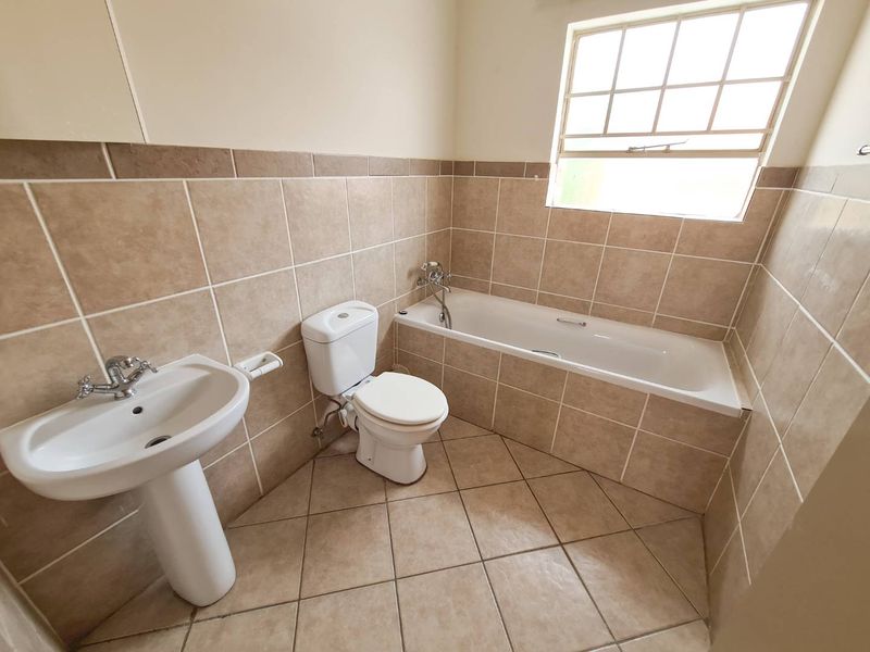 2 Bedrooms/ 2.5 Bathrooms/ 1 Garage - Photo 10