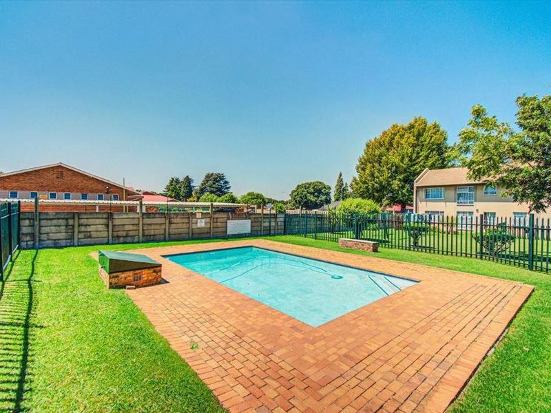 2 Bedroom first floor unit in Ravenswood close to Martin Primary school - Photo 8