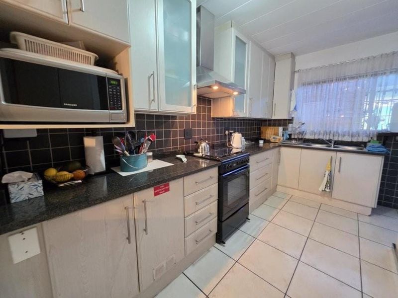 2 Bedroom Duplex Townhouse for Sale in New Redruth - Photo 3