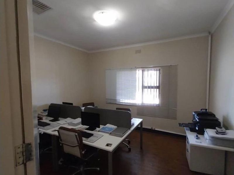 Office For Rent Windhoek West - Photo 10
