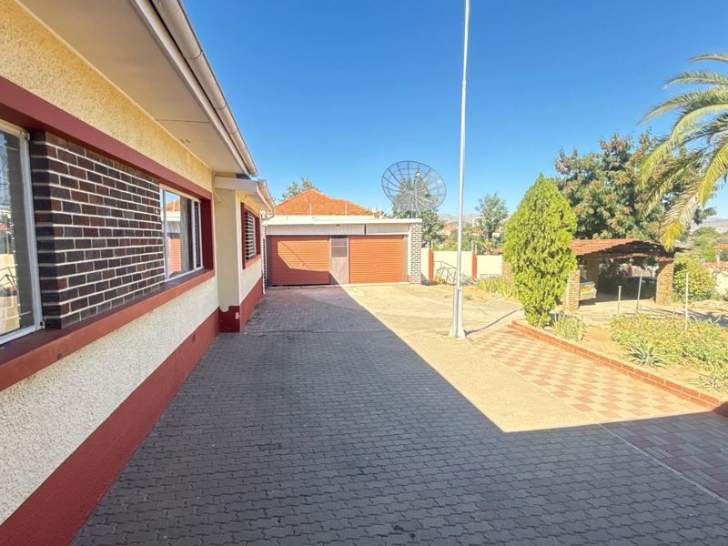 Calling Investor to turn this Prestigeous Property into a Cash Cow - Photo 7