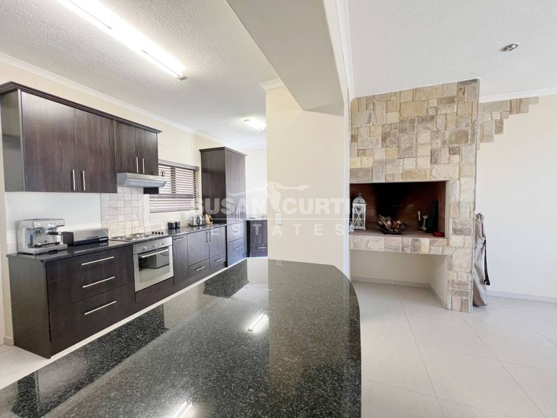 Beachfront Townhouse | Ideal Low-Maintenance Holiday Home - Photo 6