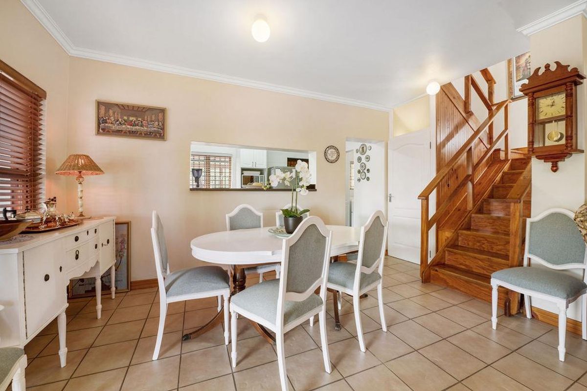 Spacious three bedroom home - Photo 4