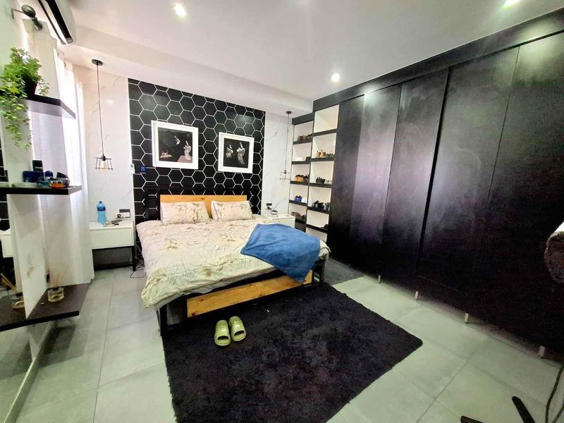 Modern luxury meets high-yield investment potential - Photo 4