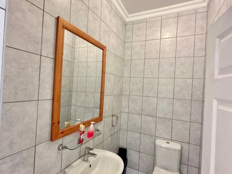 4 Bedrooms House For Sale in Long Beach - Photo 10