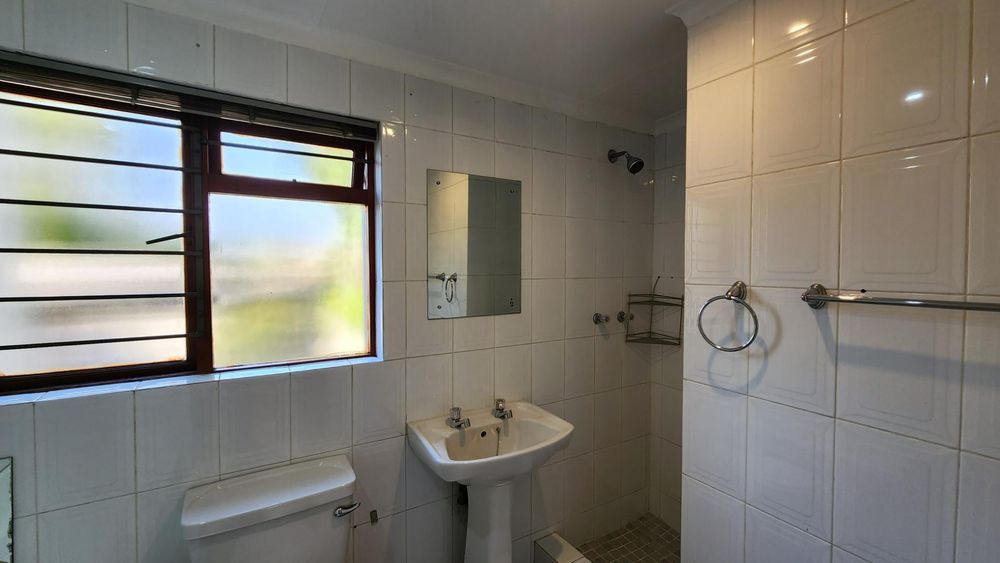 1st / Guest bathroom.