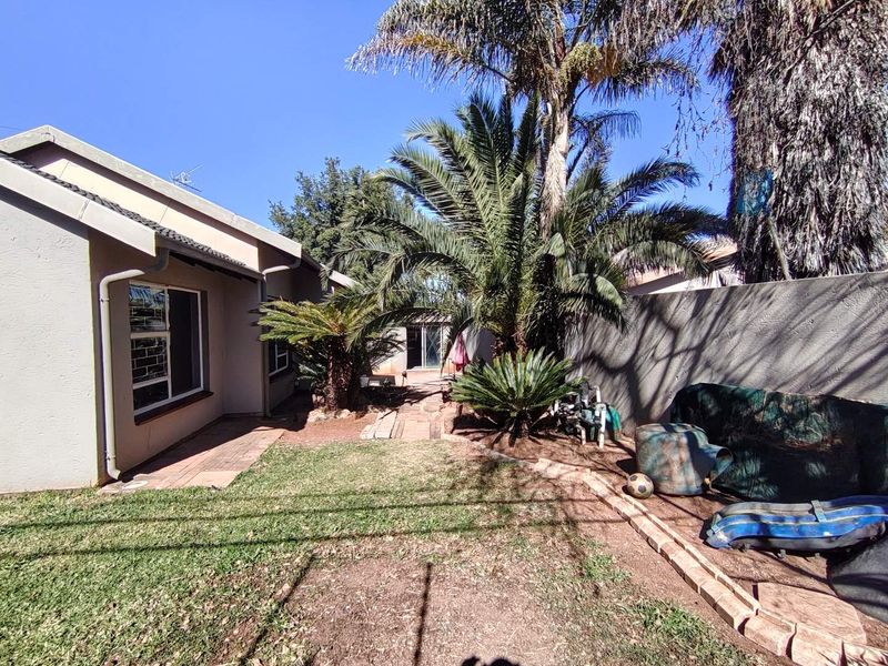 2 Bedroom Townhouse for sale in Kempton Park - Photo 5