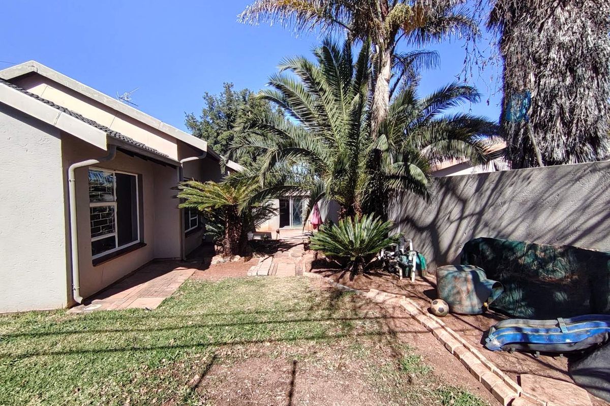 2 Bedroom Townhouse for sale in Kempton Park - Photo 5