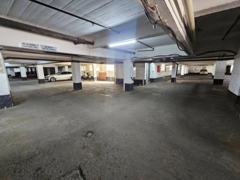 A BEAUTIFULLY FURNISHED TWO BEDROOM PET FRIENDLY APARTMENT - Photo 3