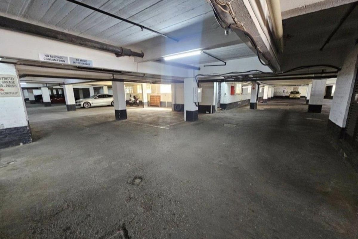 A BEAUTIFULLY FURNISHED TWO BEDROOM PET FRIENDLY APARTMENT - Photo 3