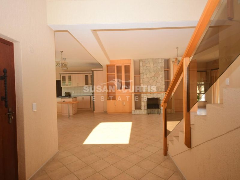 Open light double story house on Rossmund Golf Estate - Photo 4