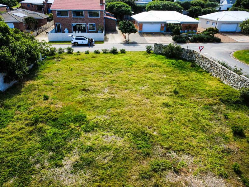 Level stand for sale in secure neighbourhood. - Photo 5