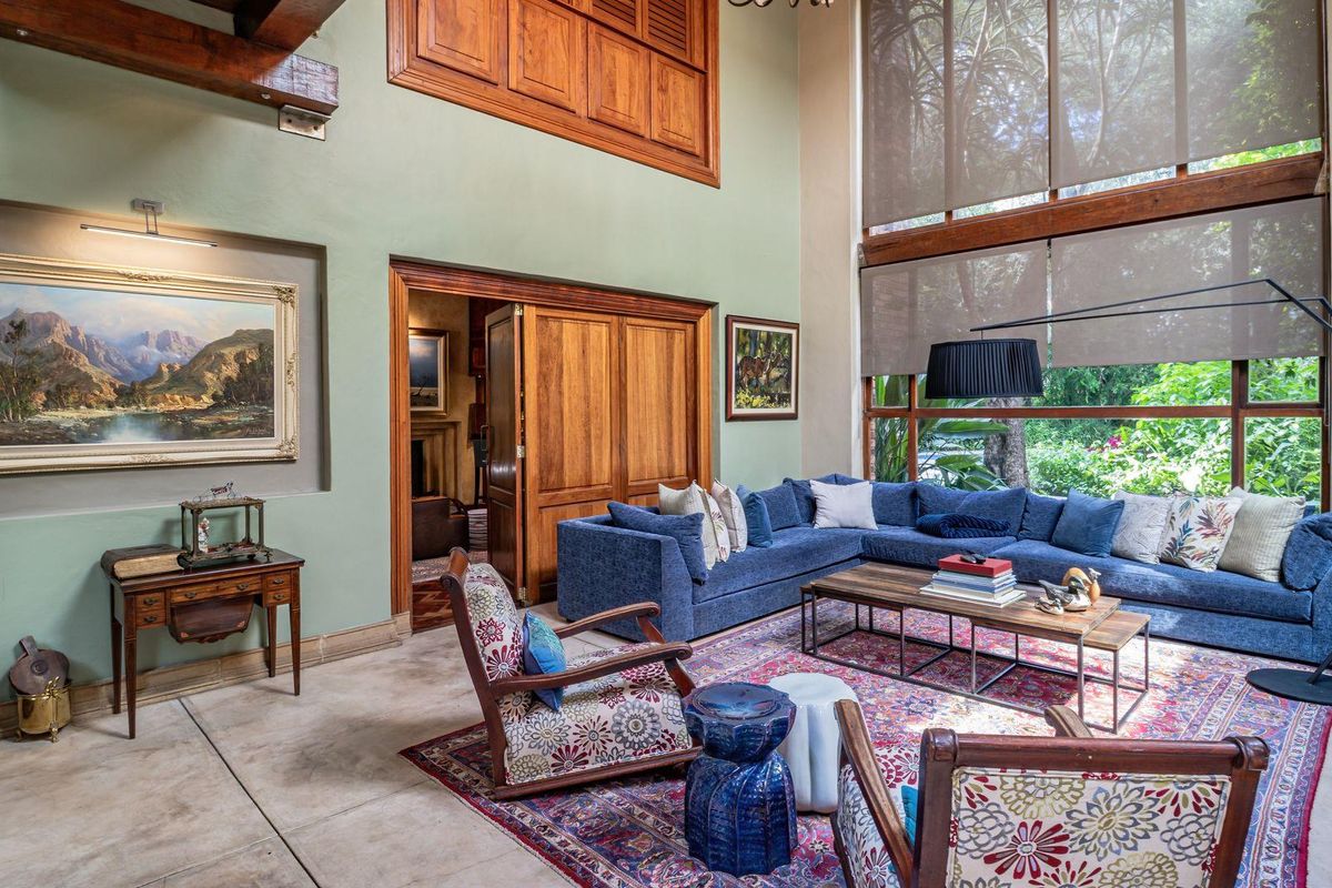 Exceptional Lodge-Style Residence with Cottages - Photo 2