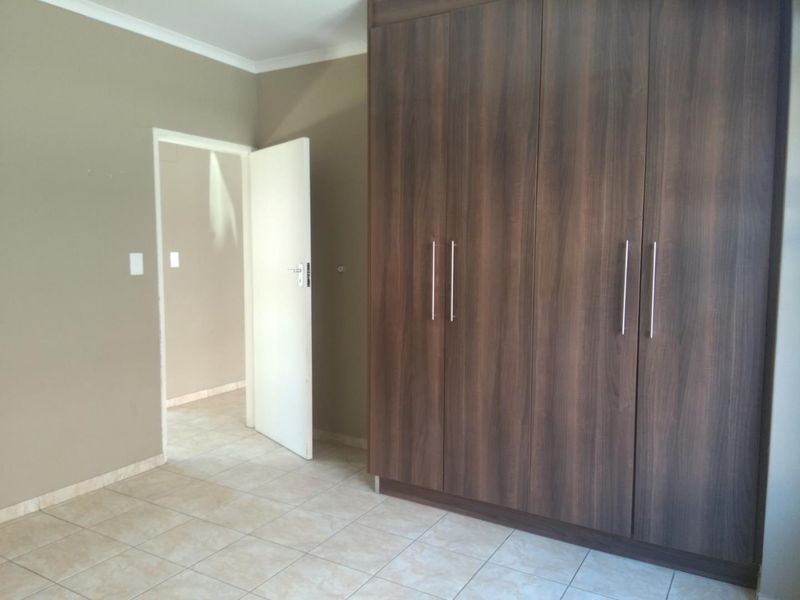 2 Bedroom flat with garage for sale in Narraville Perel Paleis - Photo 4