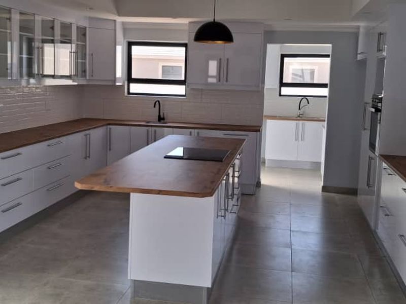 Your Perfect Family Home In Mile 4 - Photo 4