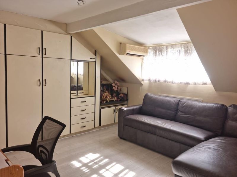 SENSATIONAL 3 BEDROOM TOWNHOUSE! - Photo 8