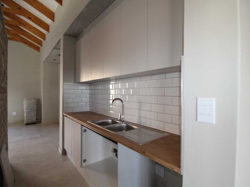Townhouse to let in new complex in Swakopmund - Photo 8