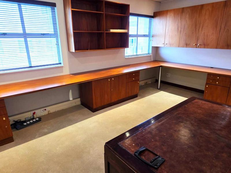 Stunning First Floor Office in Steenberg Office Park - Photo 9