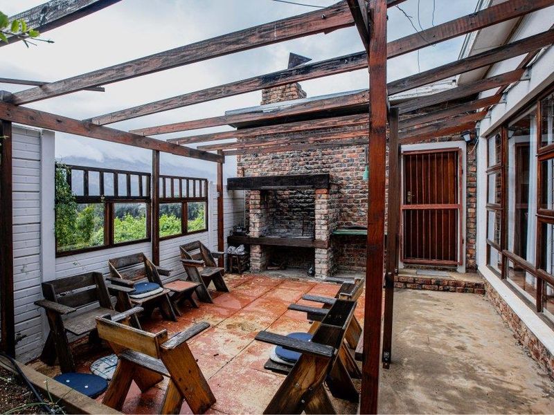 Immaculate family home in best position with views - Photo 5