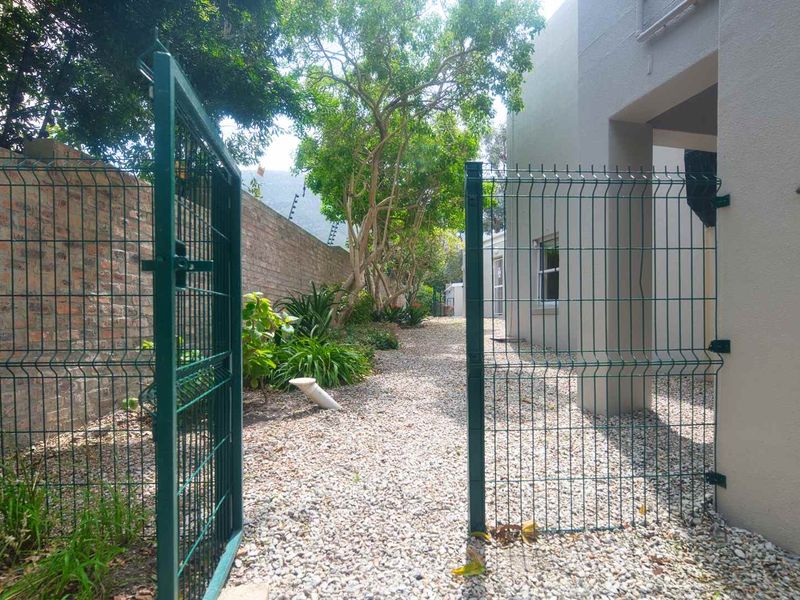 AN EXTRAORDINARY HOME - Photo 6