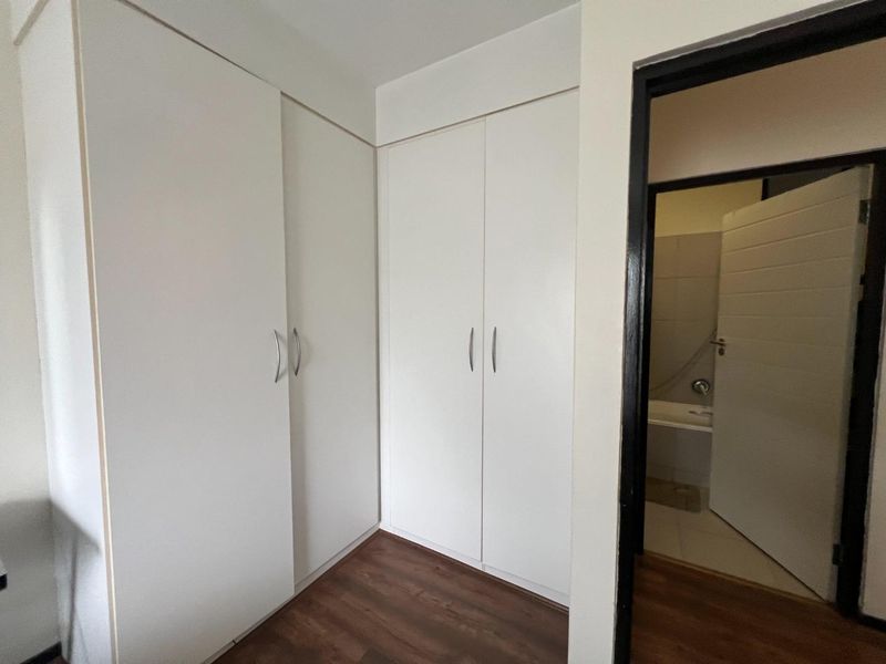 Spacious One bedroom Apartment with scenic views - Photo 10