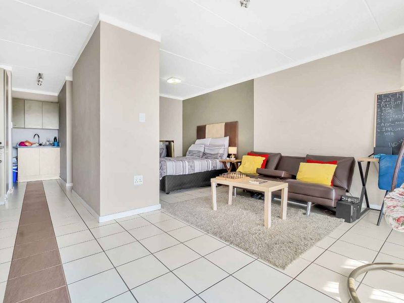 UPMARKET STUDIO APARTMENT - Photo 4
