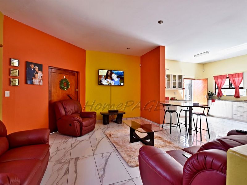 Mondesa, Swakopmund:  Neat Double Storey Home is for Sale - Photo 10