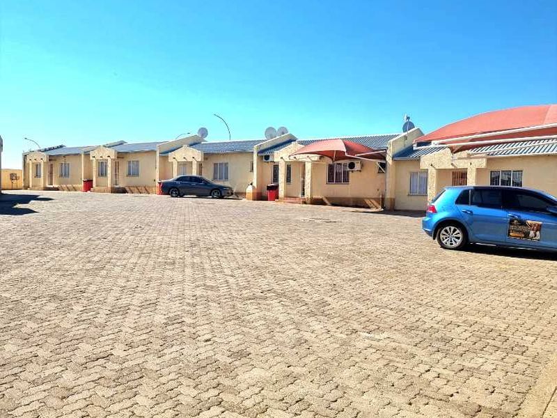KHOMASDAL 2 BEDROOM TOWNHOUSE FOR SALE - Photo 1