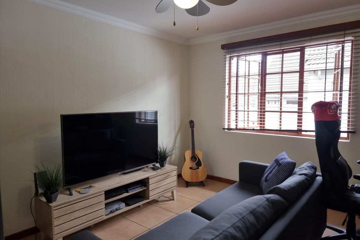 Bachelors Apartment in a prime location – Olympus - Photo 3