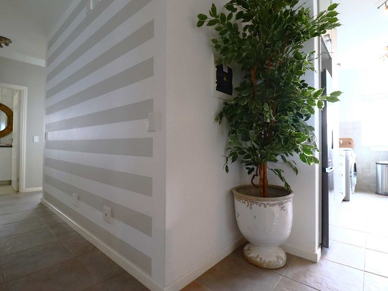 Seafront Fully Furnished Apartment for Rent - Swakopmund Centre - Photo 4