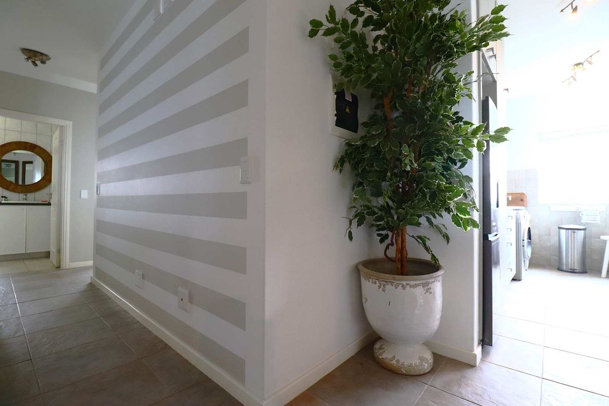Seafront Fully Furnished Apartment for Rent - Swakopmund Centre - Photo 4