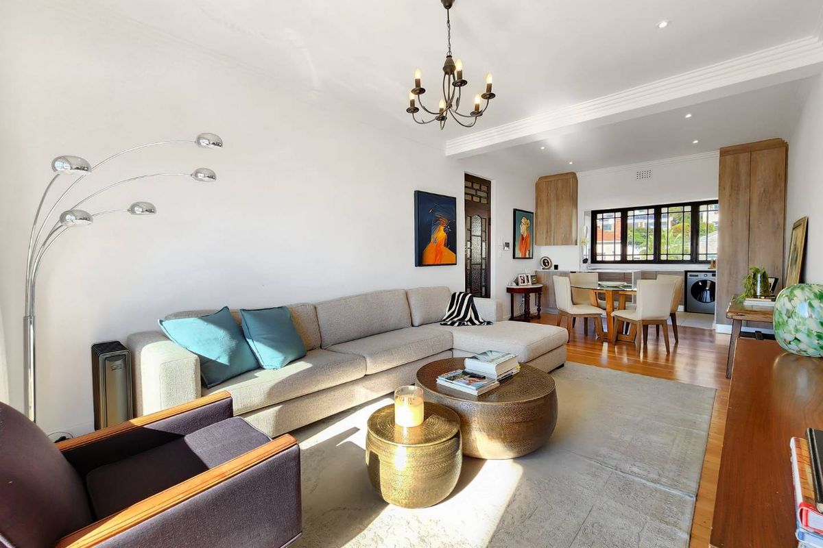 Old World Charm meets Modern Elegance - Photo 4