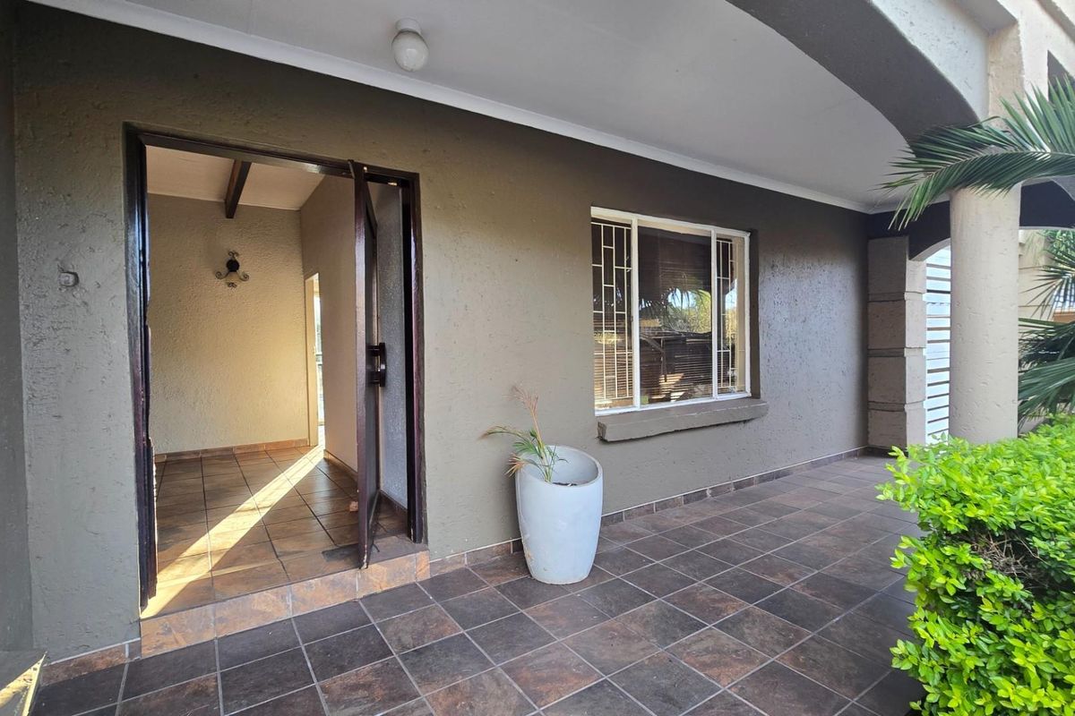 Family home in the heart of Aerorand - Photo 4