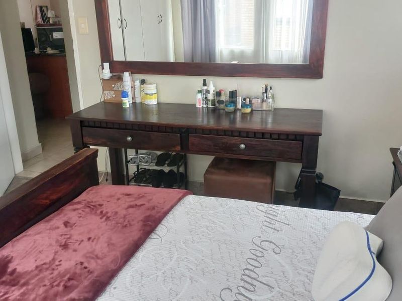 Downstairs unit - Photo 6