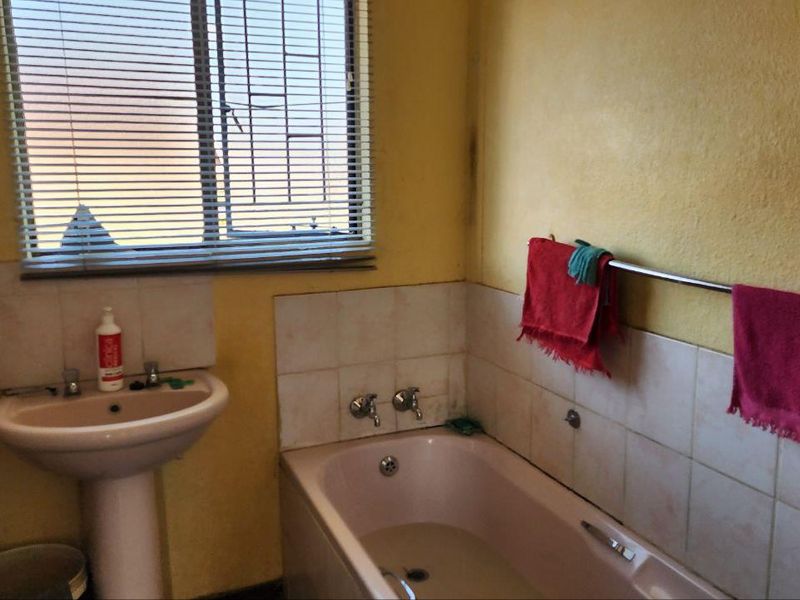 A beautiful 3 bedroom home ready for your Final touch - Photo 8