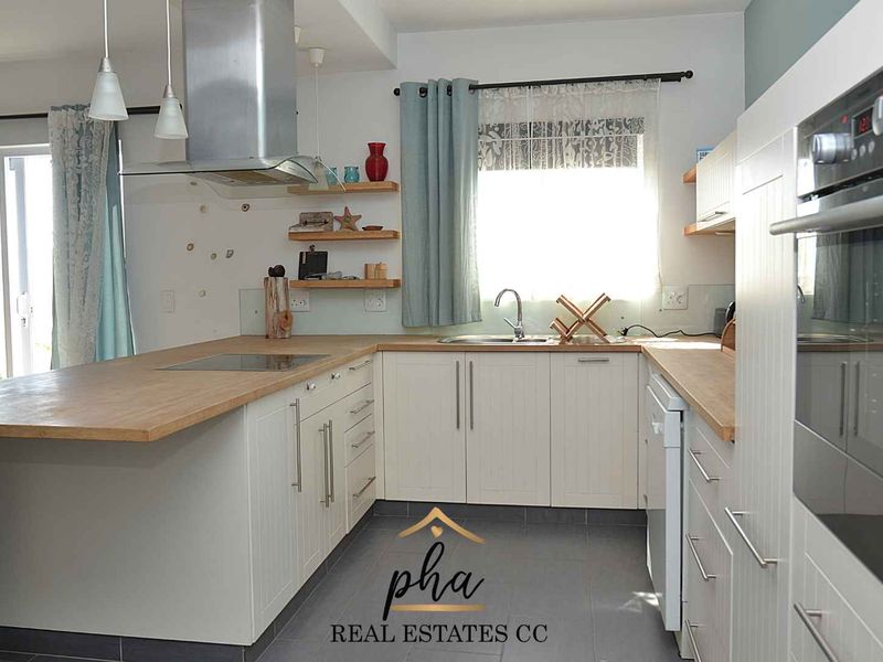 Beautiful double storey townhouse with three bedrooms for sale - Photo 6