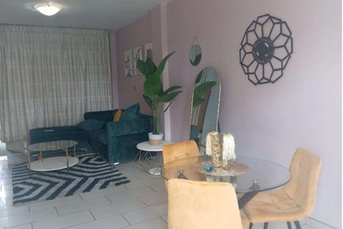 High-potential investment opportunity 1.5-Bedroom Apartment close to all amenities - Photo 2
