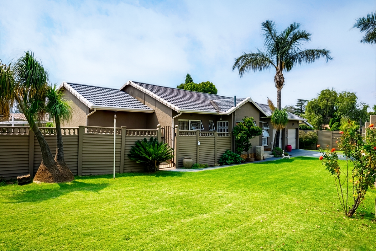 Modern Family Home with Entertainment Area & Pool in Prime Verwoerdpark Location - Photo 3