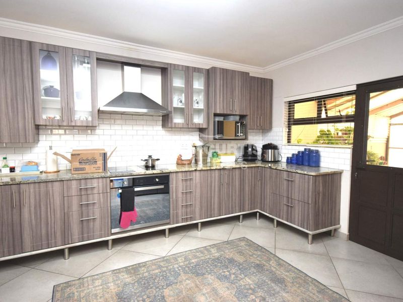 3 BEDROOM HOUSE WITH FLAT IN EXT 22, OCEAN VIEW - Photo 4