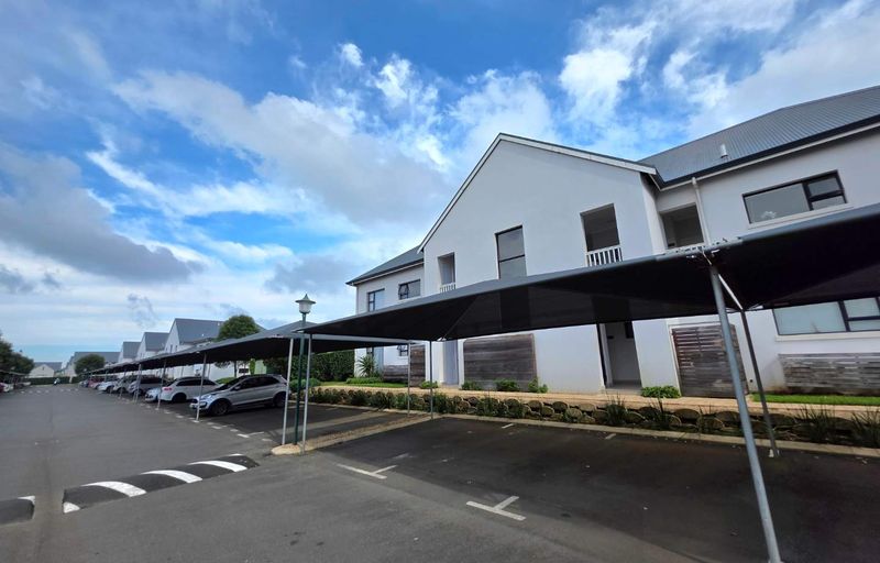 2 Bedroom Apartment on the First Floor TO LET in Emberton Estate.