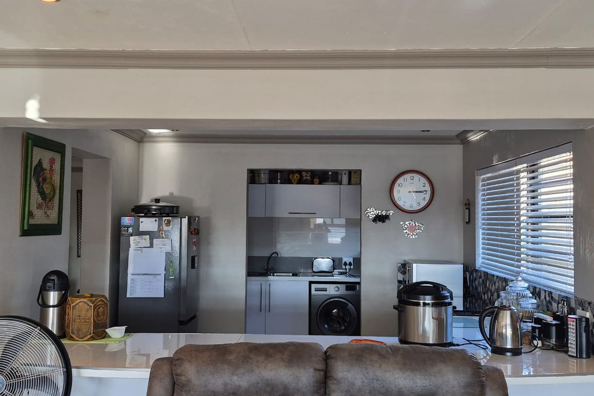 Lovely 3 bedroom home for sale in Reebok, Groot Brak River - Photo 3
