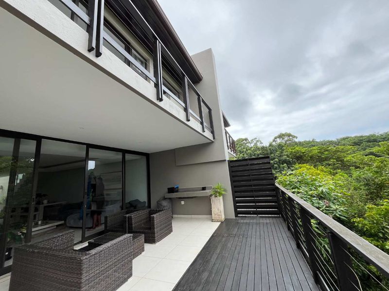 Modern, Unfurnished 3-Bedroom Duplex Apartment to Rent in Zimbali Estate - Photo 3