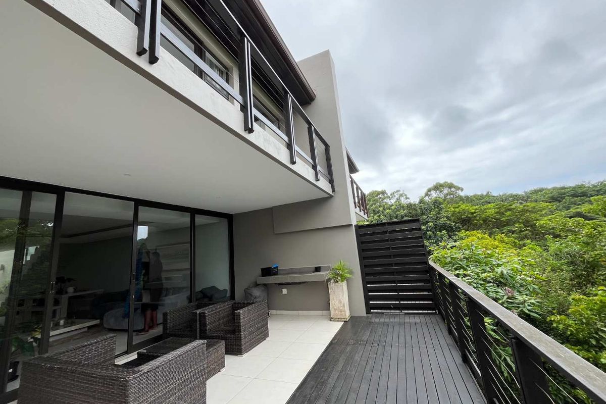 Modern, Unfurnished 3-Bedroom Duplex Apartment to Rent in Zimbali Estate - Photo 3