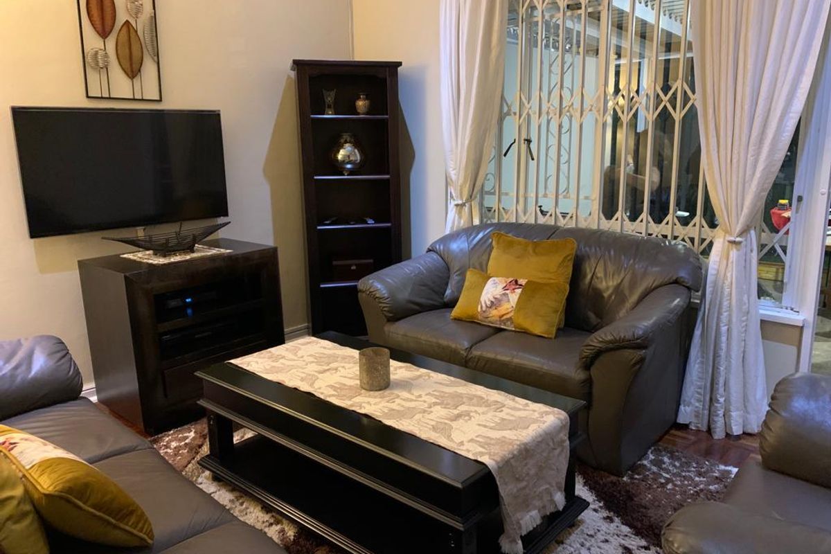 Fully furnished 1 Bedroom Cottage To  Let - Close to Melrose Arch - Photo 2