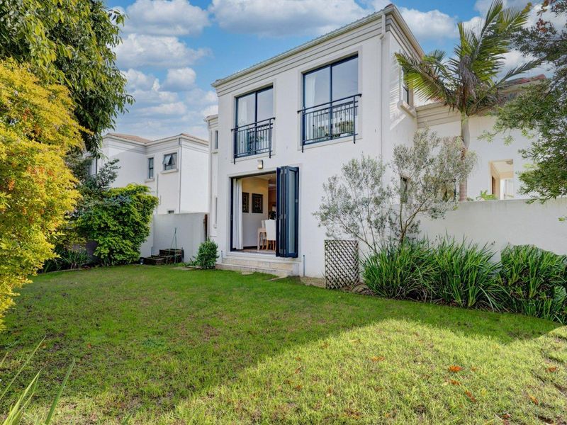 Central location! Secure! Set on large plot! - Photo 6