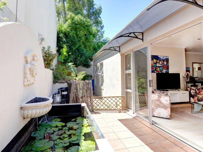 Perfect for a lock-up-and-go lifestyle! - Photo 2