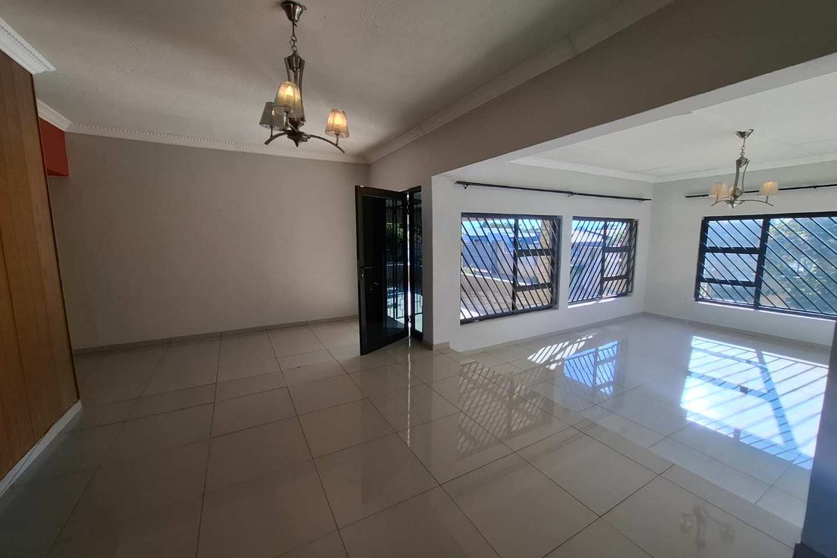 Single level family home - Photo 2