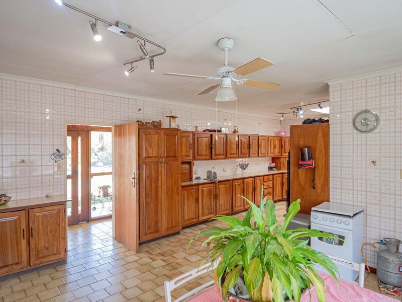 Farm with 6 properties for sale in Centurion - Photo 9