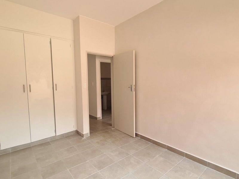 3 Bedroom / 2 Bathroom / Laundry / 1Garage / 1st floor apartment - Photo 7